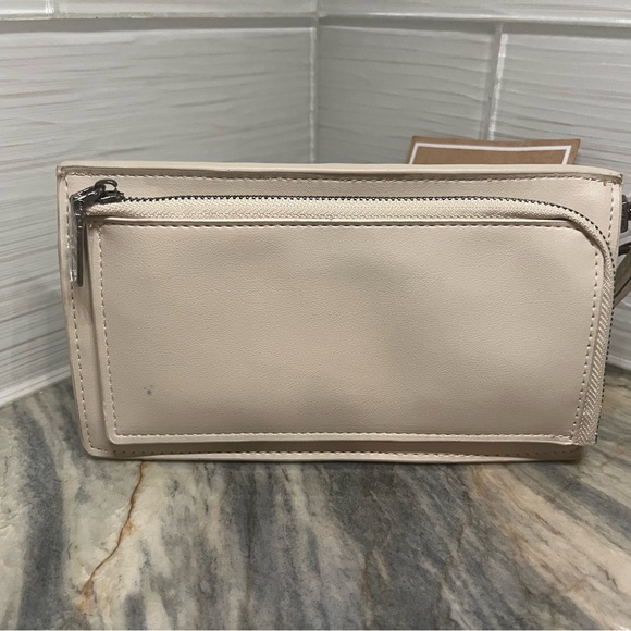Steve Madden BCABBYY Flap Wallet Wristlet Light Beige Cream NWT